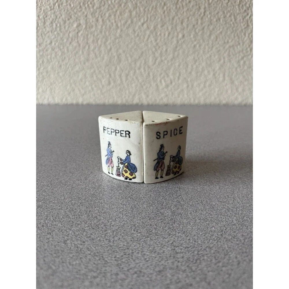Vintage Japan Ceramic Pepper & Spice Shaker Set Colonial Dutch Couple 2” MCM